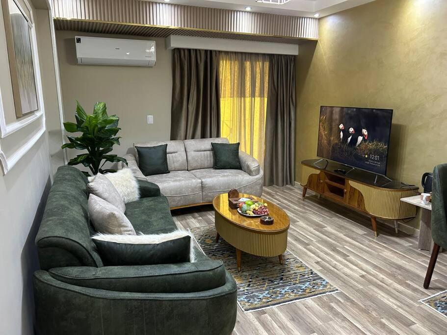Skyline Luxury Suites 5 Mins From Cairo Airport Екстериор снимка